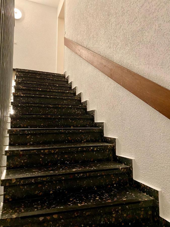 Marienhaus Apartment - Zentral, Parken, Netflix, Kontaktloses Einchecken Wuppertal Ngoại thất bức ảnh