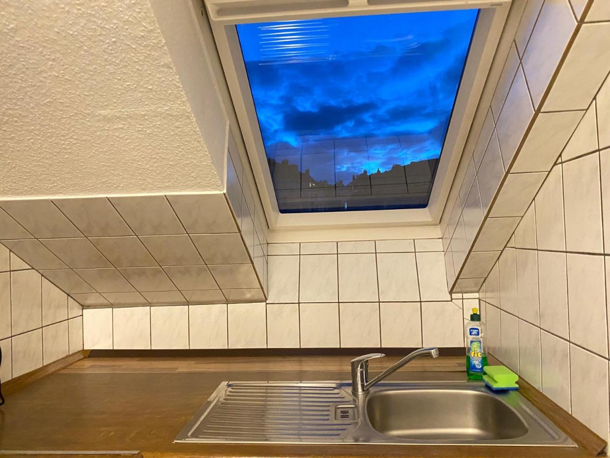 Marienhaus Apartment - Zentral, Parken, Netflix, Kontaktloses Einchecken Wuppertal Ngoại thất bức ảnh