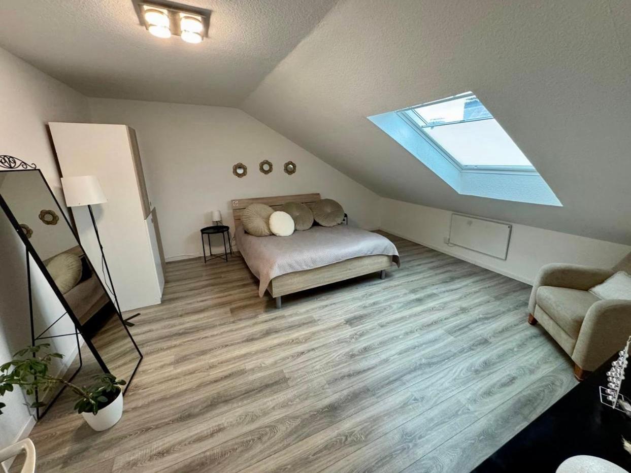Marienhaus Apartment - Zentral, Parken, Netflix, Kontaktloses Einchecken Wuppertal Ngoại thất bức ảnh